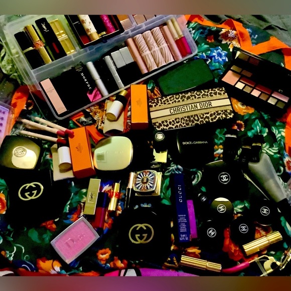 Coolest Box I found at Hobby Lobby - this box is my go to when I travel - Picture 1 of 10